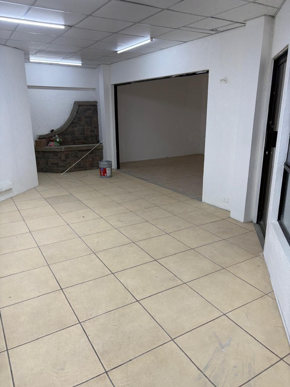 Casa Amplia en el Centro de Cañas — 5 Habitaciones y Oficina